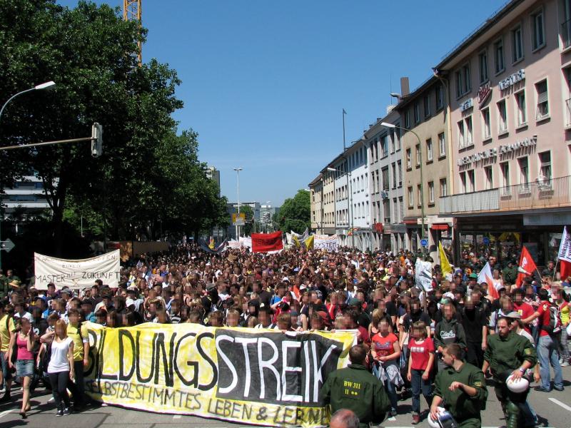 Für Solidarität und freie Bildung!