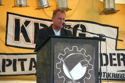 Nahrath als Redner beim faschistischen Anti-Kriegstag in Dortmund (September 2011)