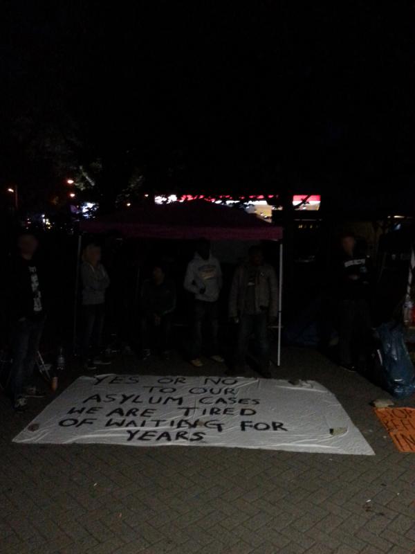 Camp vor der Landeserstaufnahmestelle für Geflüchtete in Karlsruhe